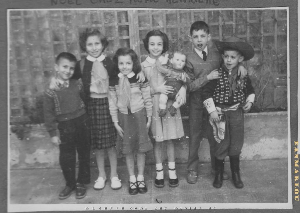 FAMILLE  GERARD EVELYNE JEAN-MARIE REGINE HELENE ET LOUIS.jpg